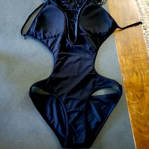 Fringe swim suit - Picture 3 of 3